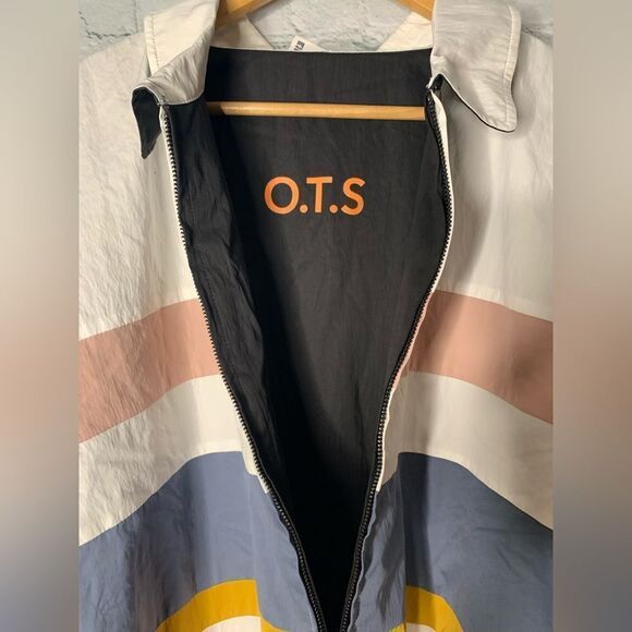 OTS VELOCITY REVERSIBLE WINDBREAKER JACKET. Size medium - Picture 5 of 6